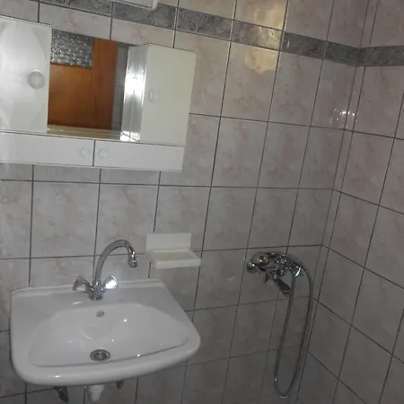 Vakantiehuis Maria 's Little House Patitiri